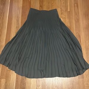 Max Studio Olive pleated midi skirt